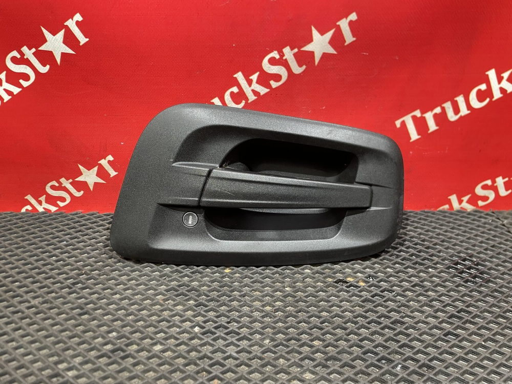 Ручка двери наружная левая 2023г.