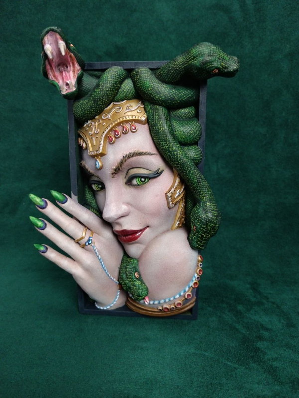 Держатель книг Медуза Горгона, 20 см