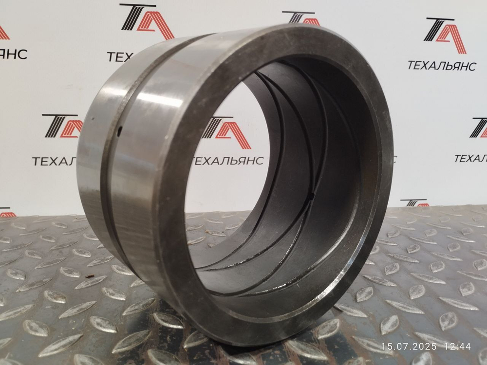 Втулка 4421175