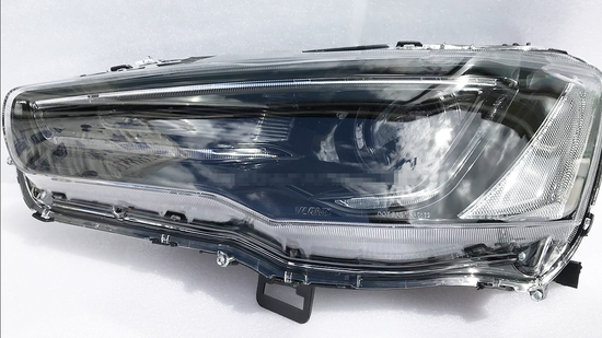 Передние фары Митсубиси Лансер V4 type [комплект Л+П; биксеноновая линза; яркие ходовые огни]