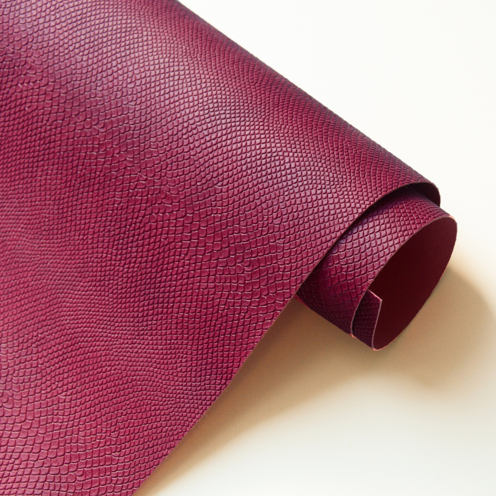 Кожзам переплетный с тиснением "Питон", черешня