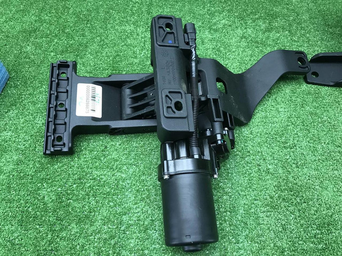 Кронштейн подножки левый Aito M7 (2022-н.в.)