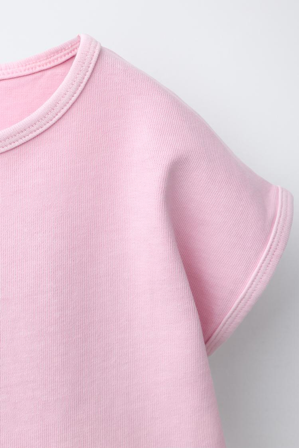 ZARA КОМПЛЕКТ ИЗ ФУТБОЛКИ И ШОРТОВ-БЕРМУДОВ, ЦВЕТ РОЗОВОГО ДЕРЕВА