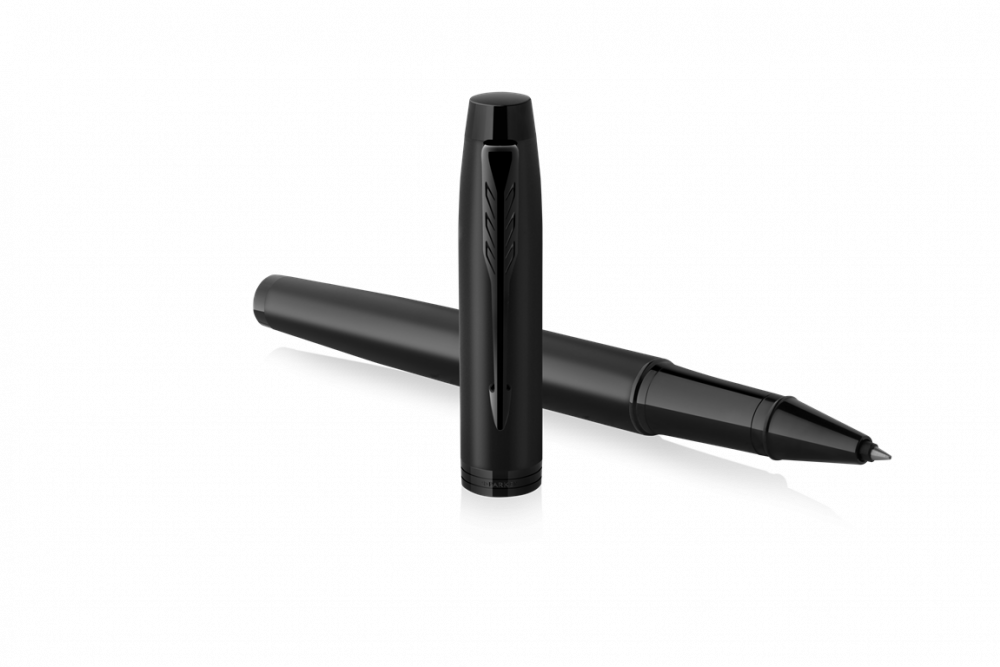 Ручка-роллер Parker  IM Achromatic, Black BT, стержень: F, цвет чернил: black, в подарочной упаковке.