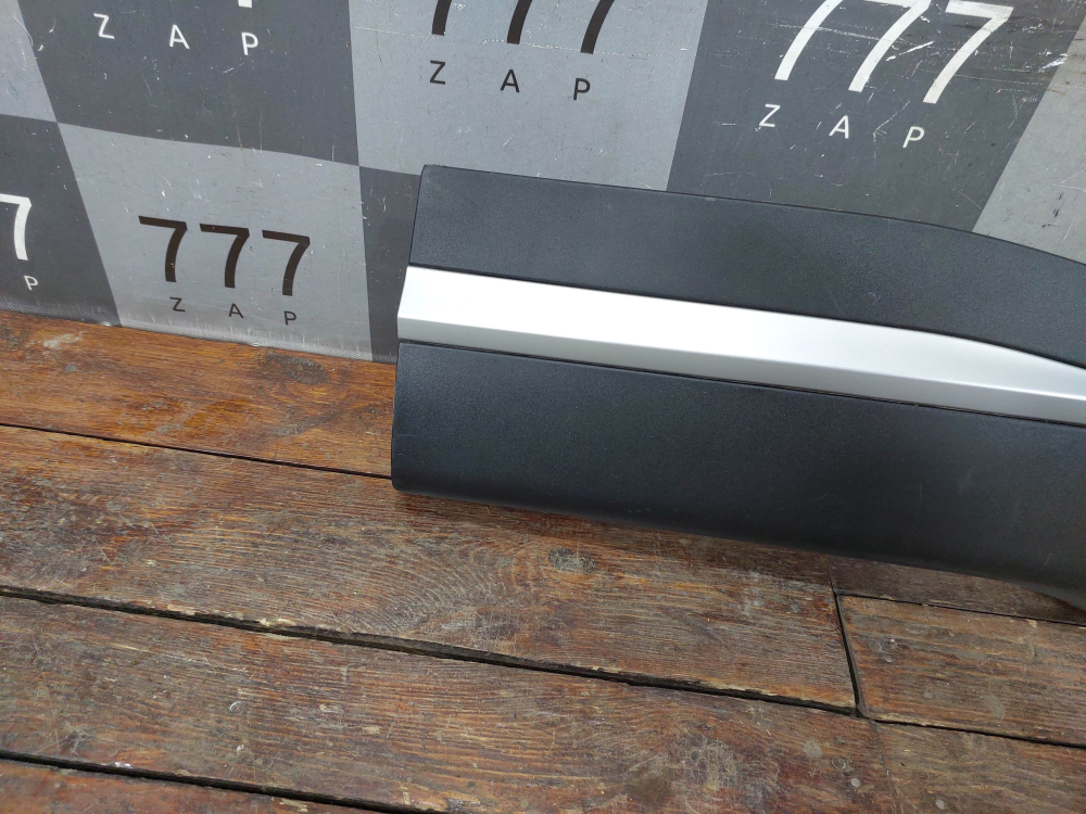 Накладка двери задней левой Chery Tiggo 7 Pro 20-нв Б/У Оригинал 609000497AA