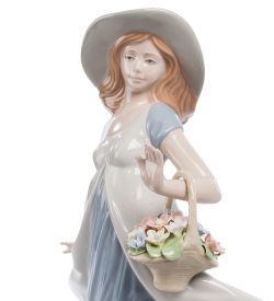 CMS-20/14 Фигурка «Девушка с корзинкой» (Pavone)