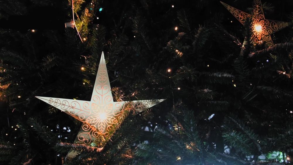 Светодиодная игрушка на елку "Звезда золотая"