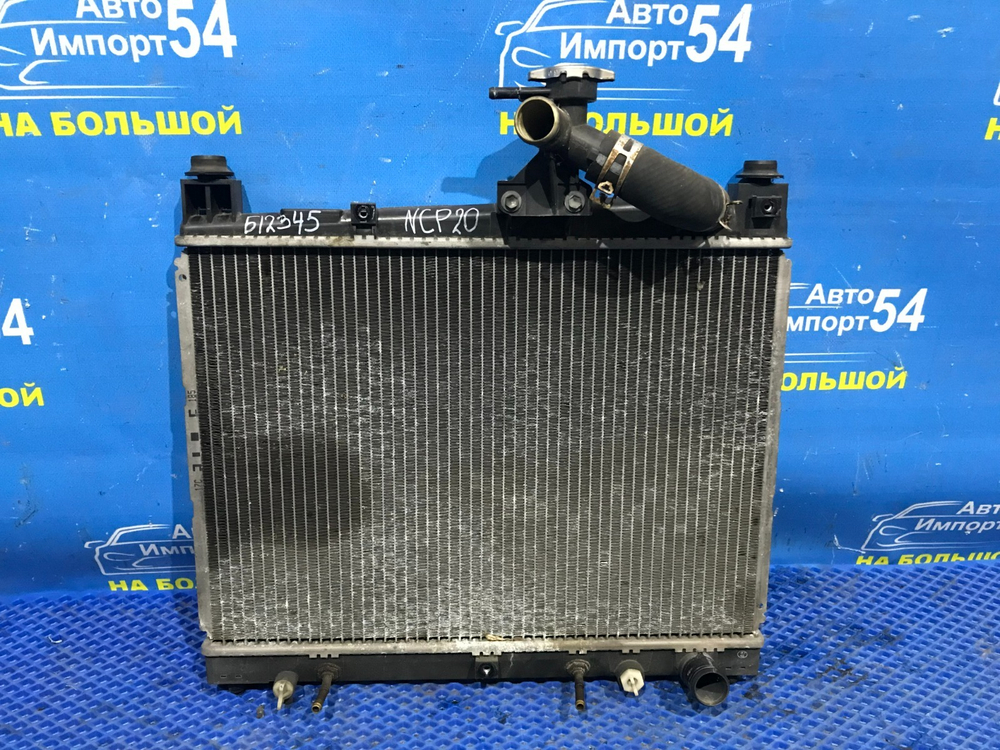 Радиатор двигателя TOYOTA FUNCARGO 1999-2005