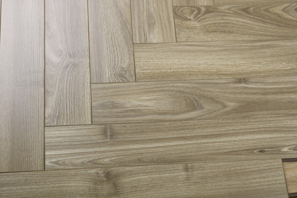 Ламинат ICON Orange 12 мм ОРЕХ ТОНИРОВАННЫЙ 1.32 м2