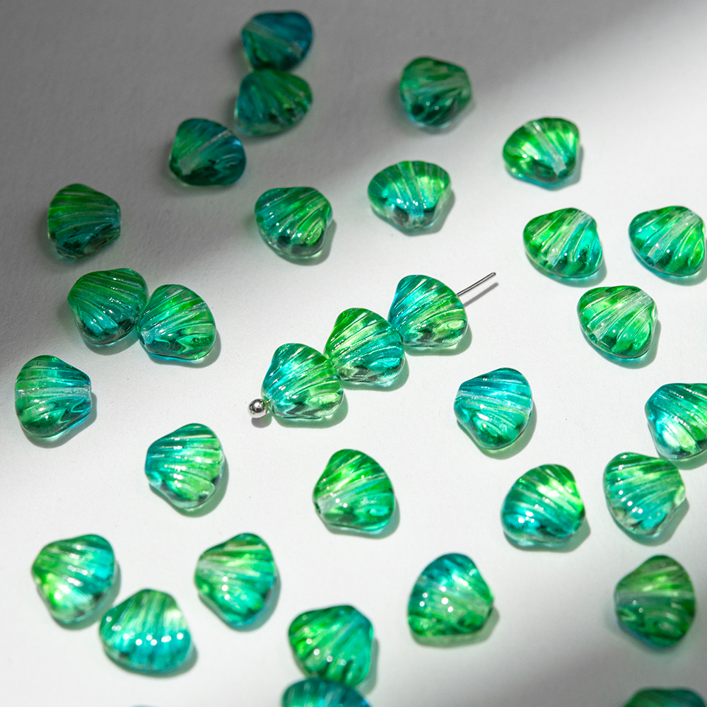 Стеклянная подвеска "Ракушка", 8,7*7,3мм, зелено-голубая