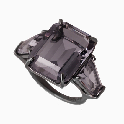 Серебряное кольцо с графитовым цирконом