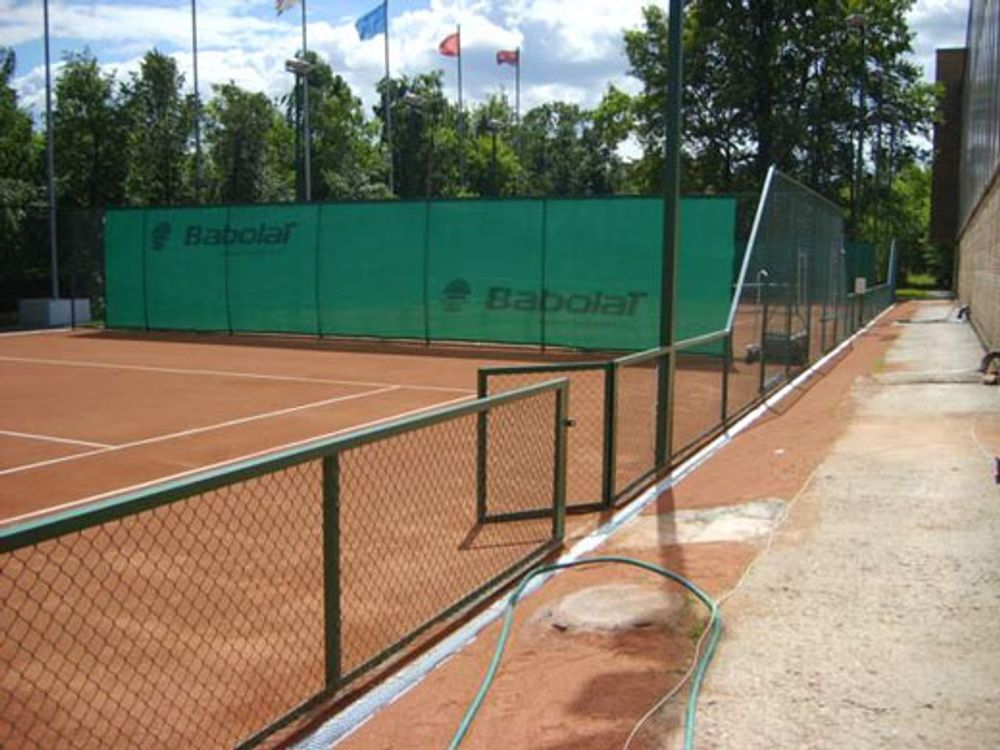 Ветрозащитный фон 3 x 16 метров без логотипа (темно-зеленый)