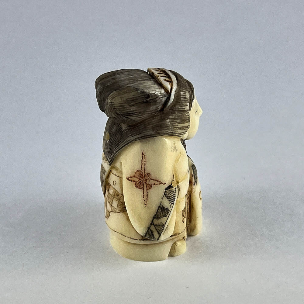 Статуэтка нэцкэ Бэндзайтэн (или Бэнтэн)