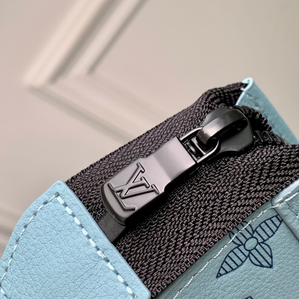 Louis Vuitton Gaston Wearable Wallet