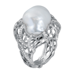 Кольцо с белым барочным морским жемчугом и бриллиантами, R0248-0/1