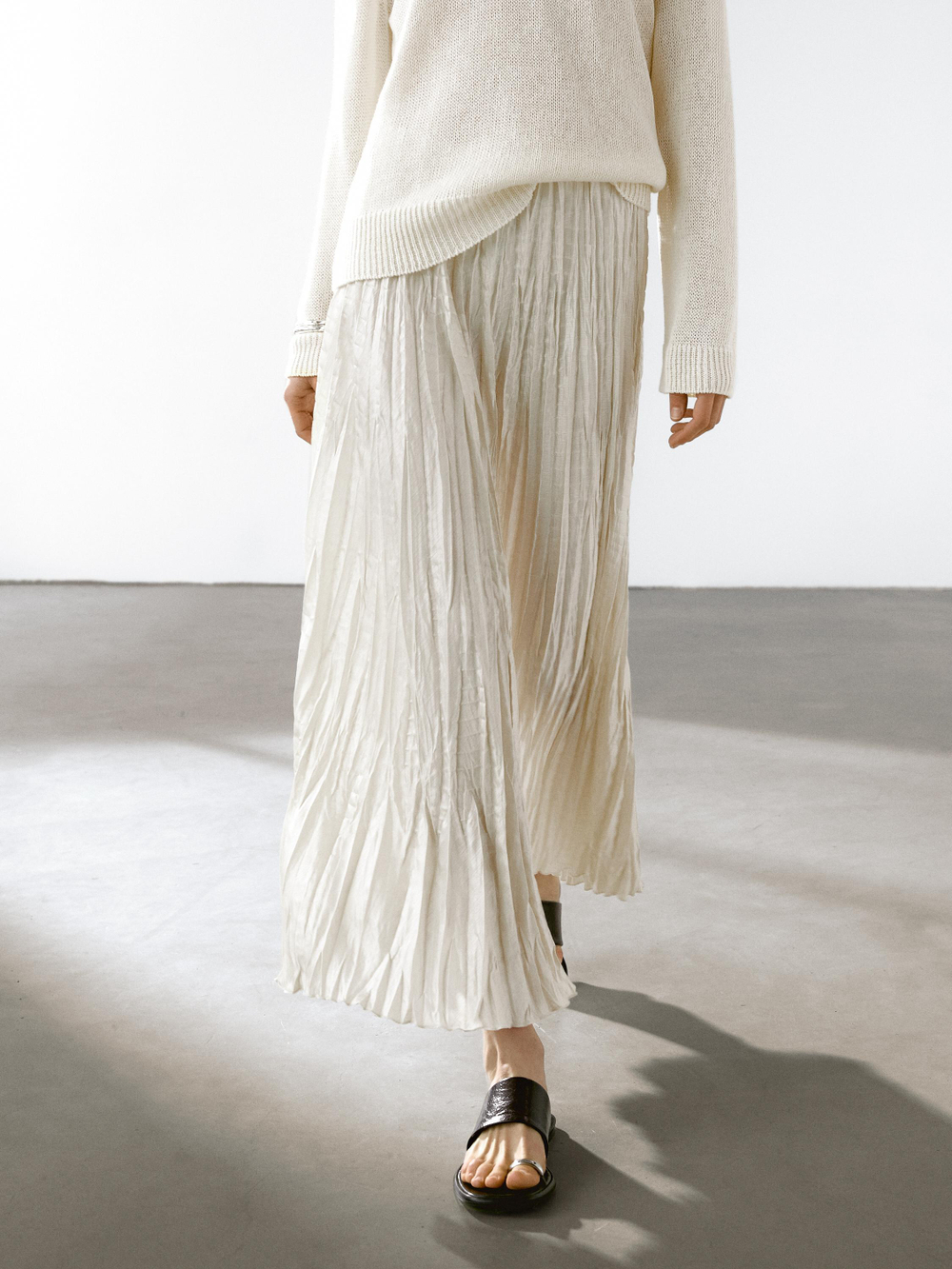 Massimo Dutti Плиссированная юбка миди, кремовый