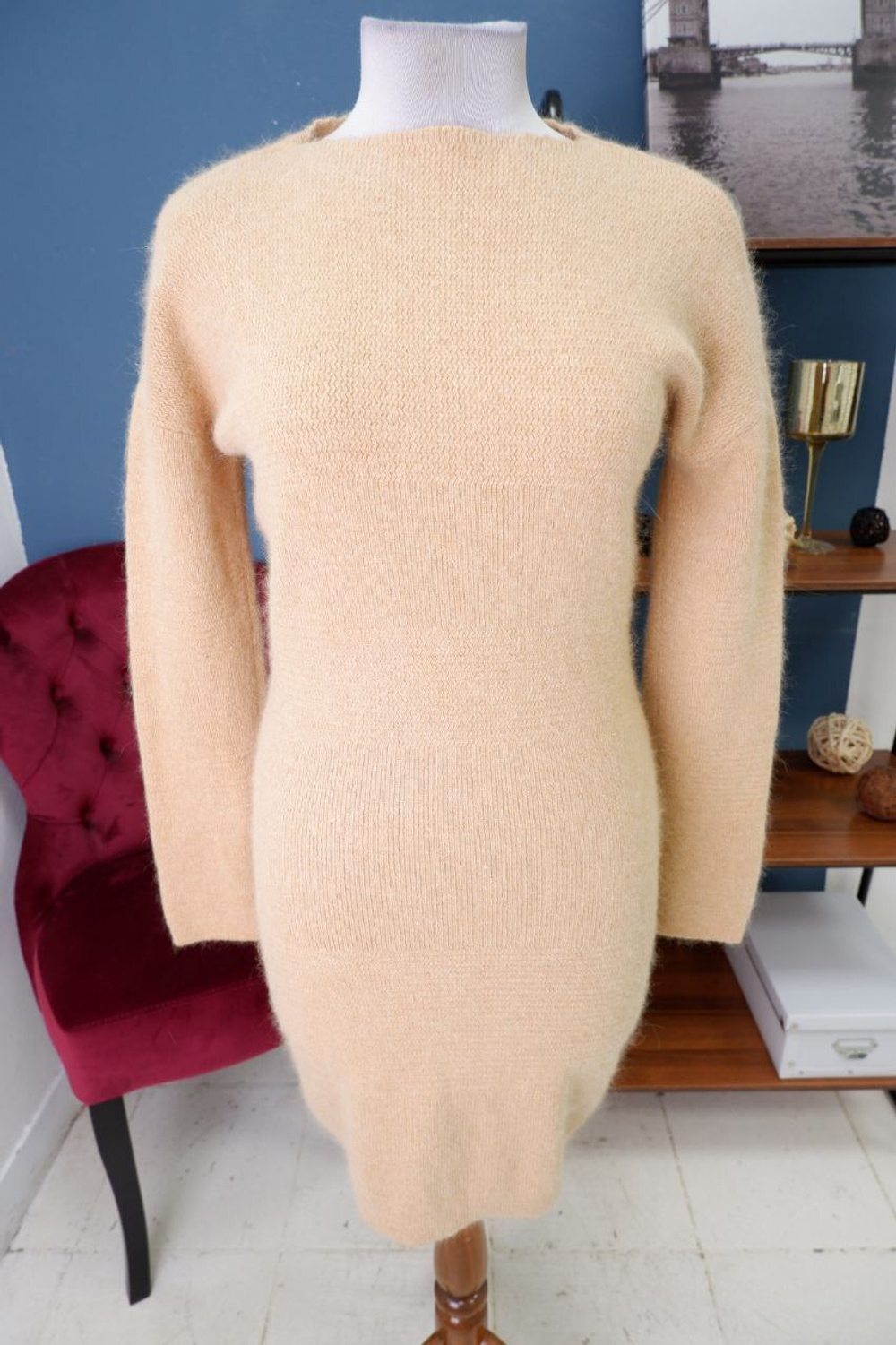 Платье однотонное шерстяное 44 размер