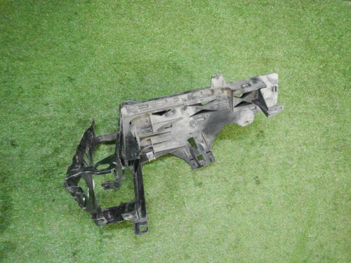 Кронштейн фары левый BMW 5er F10 F11 (2009-2017)
