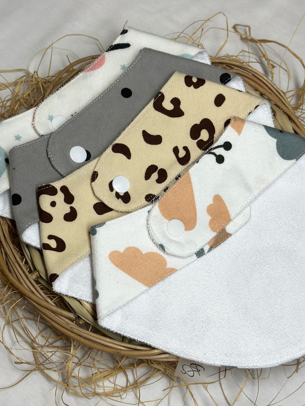 Непромокаемый слюнявчик-нагрудник на кнопках RinaAmari фланель в ассортименте