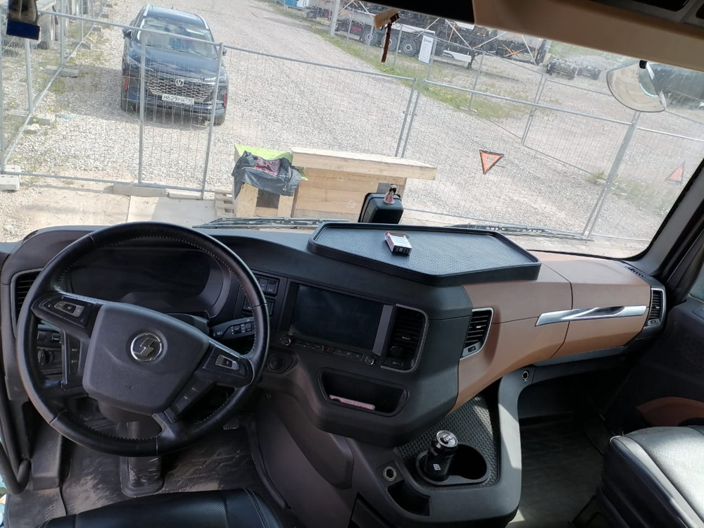 Shacman (Shaanxi) SX* 4x2 Седельный тягач SX4188YY381 (Дизельный, 12,5 л, 473 л.с., МТ)