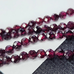 Гранат альмандин, родолит, р-р 4мм, цена за нить 10 см