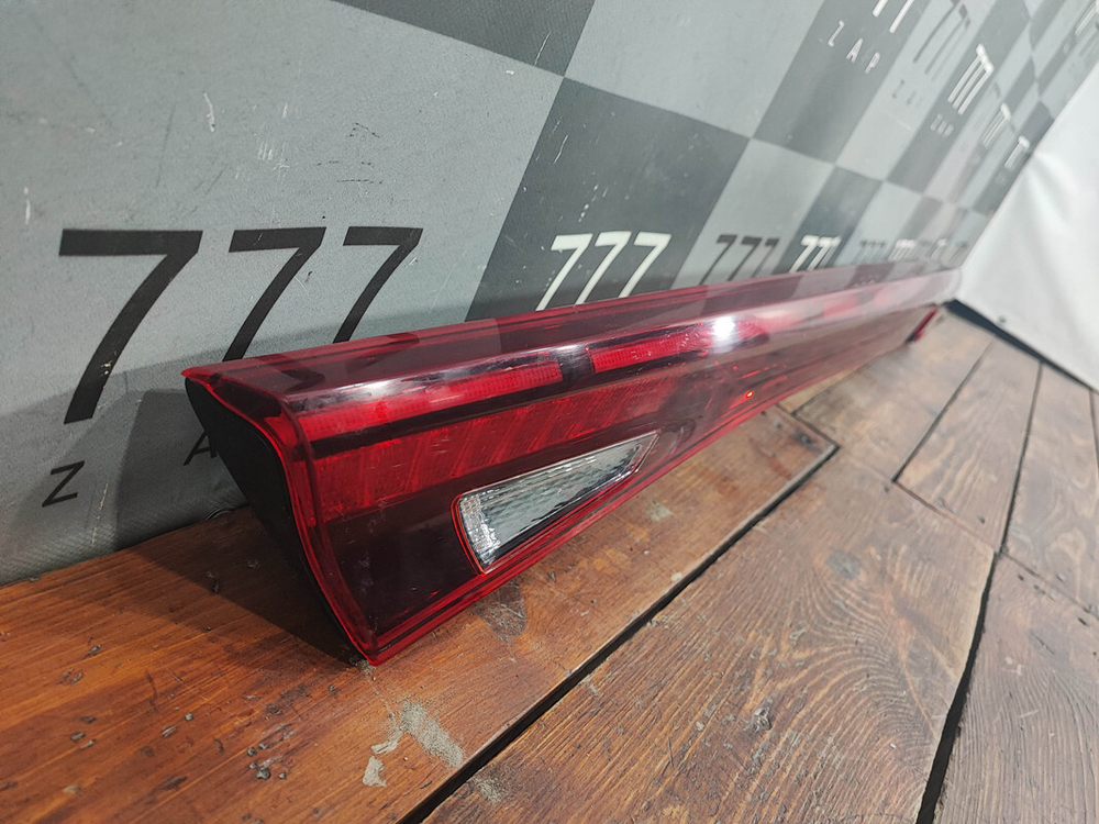 Фонарь задний центральный Kia K5 20-нв Б/У Оригинал 92403L2160