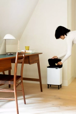 Brabantia - Контейнер для мусора Bo Touch Hi 12л белый / артикул   227240  / GTIN 8710755227240