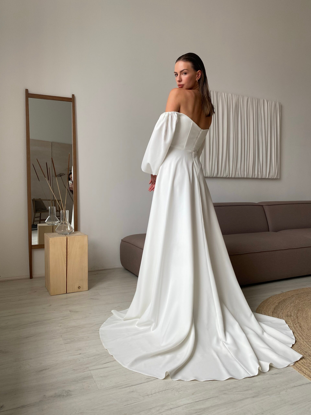 Свадебное платье со шлейфом