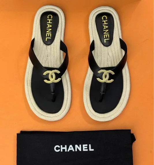 Босоножки CHANEL из каната с кожаными вставками