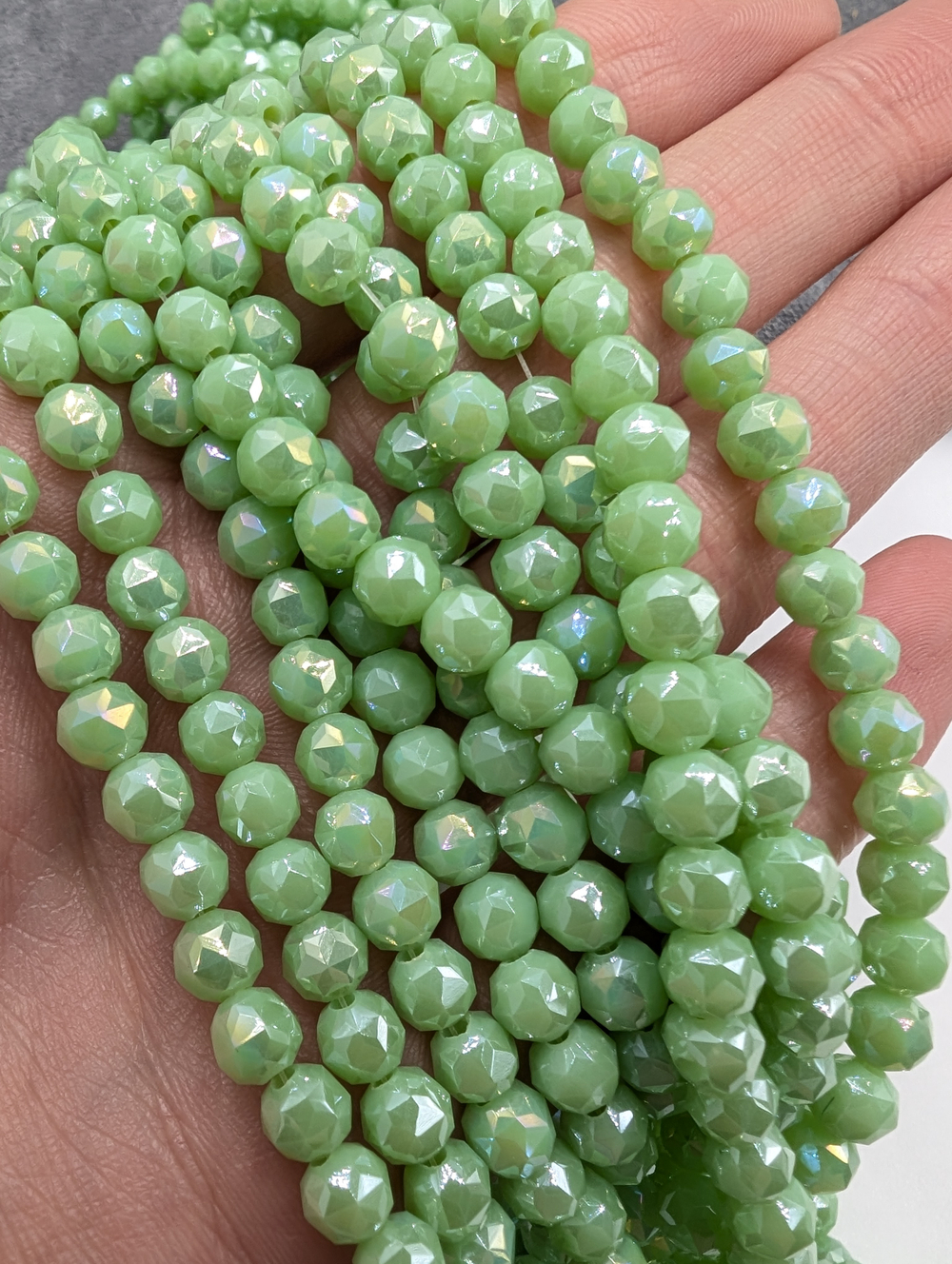 Бусины стеклянные шар в огранке 6мм