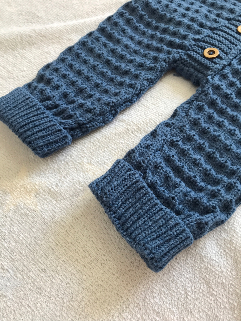 Комплект на выписку вязаный "АйШах" с шапкой и комбинезоном р.24 (Цвет: Черный, Размер: 80)