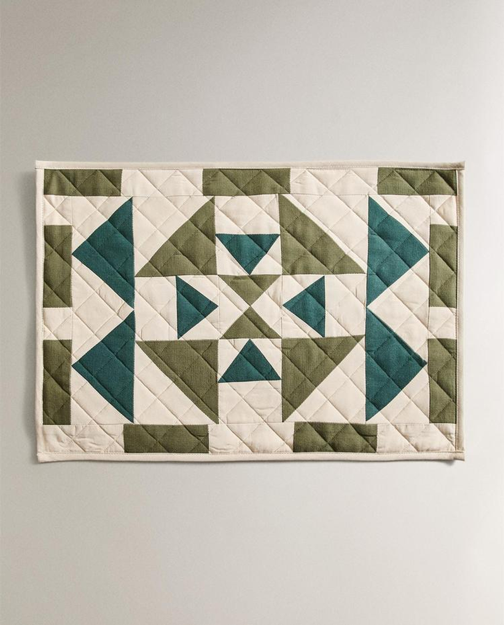 ZARA HOME СЕРВИРОВОЧНАЯ САЛФЕТКА В СТИЛЕ ПЭЧВОРК, ЗЕЛЕНЫЙ