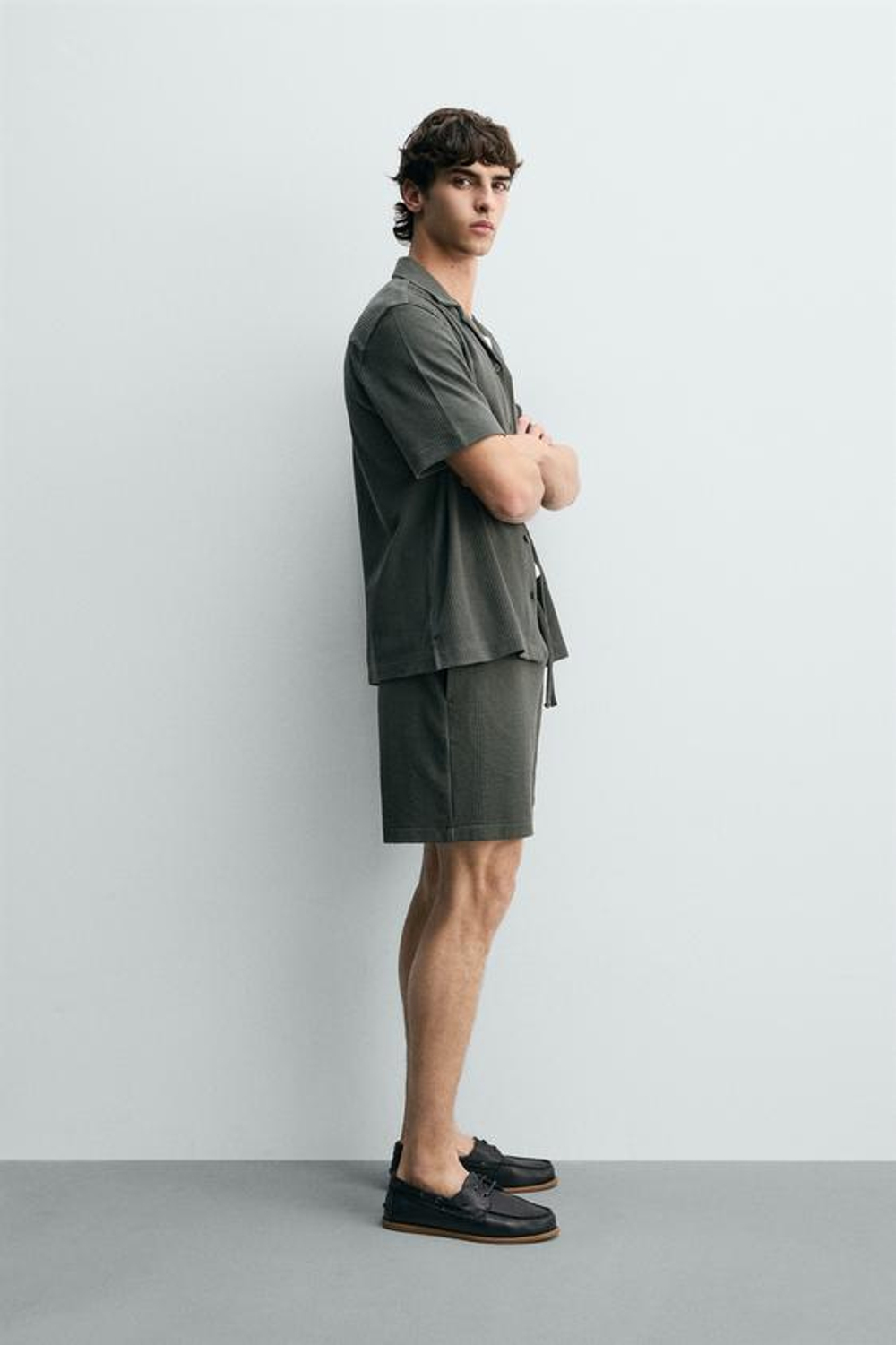 ZARA ШОРТЫ RELAXED FIT ИЗ РЕЛЬЕФНОЙ ТКАНИ, ХАКИ