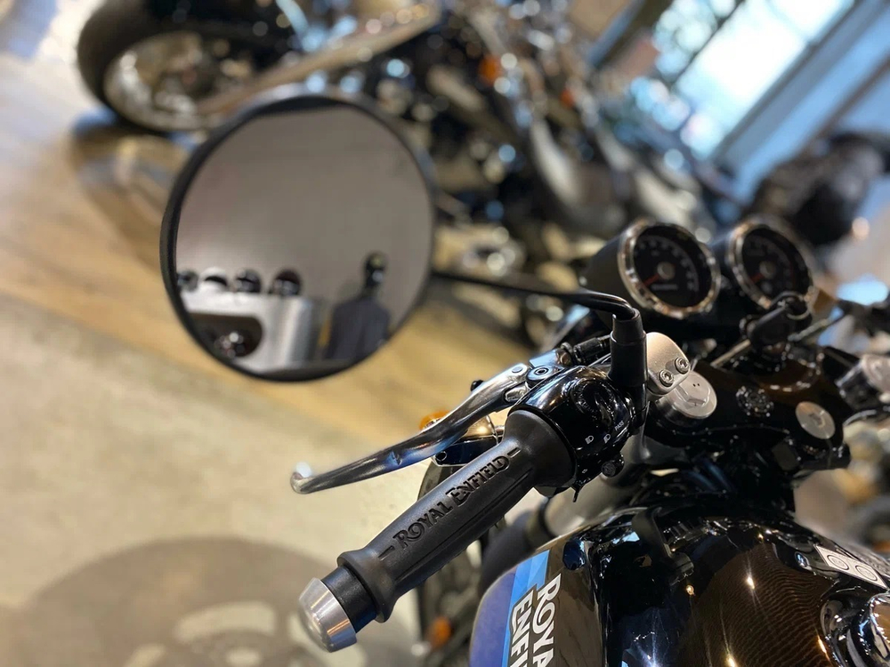 Royal Enfield Continental GT 650 Apex Grey (Black Alloy)