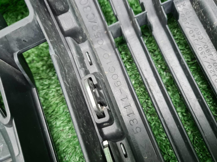 Решетка радиатора Toyota LC Prado 150 (2017-н.в.)