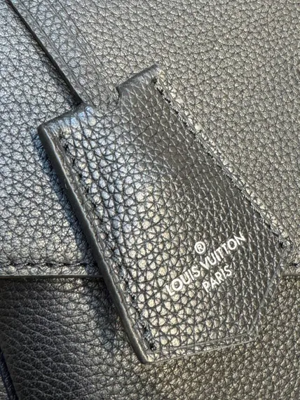 Сумка Louis Vuitton Mylockme черный