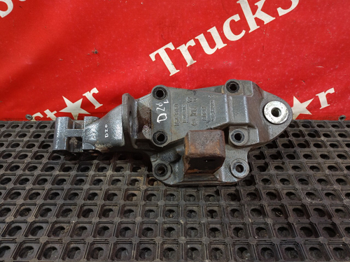 Кронштейн передней рессоры левый