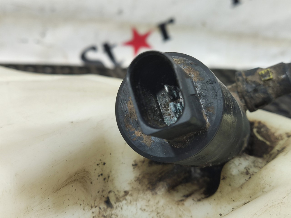 Бачок омывателя лобового стекла