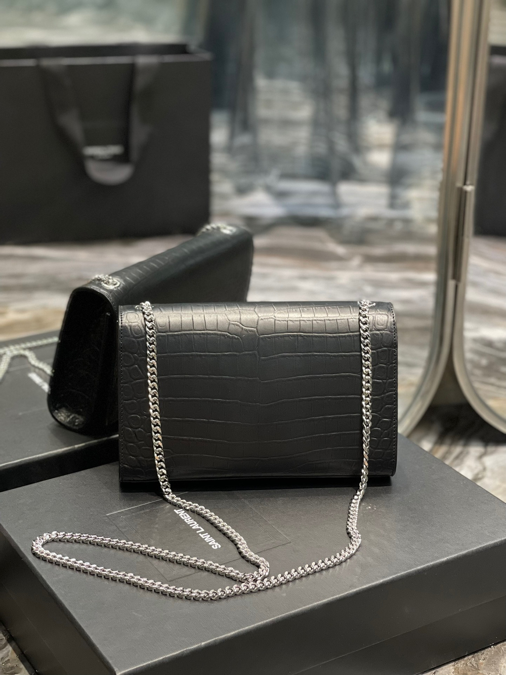 Saint Laurent Kate Medium Bag 24 cm