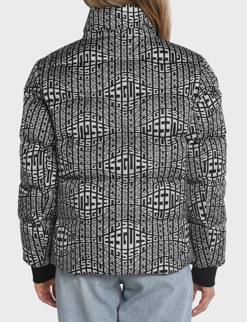 Пуховик GUESS