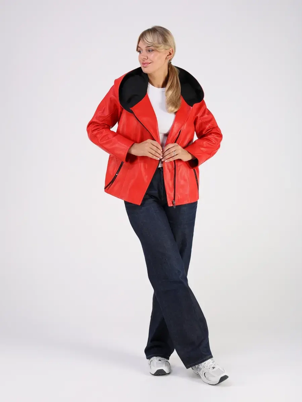 Кожаная куртка демисезонная с капюшоном