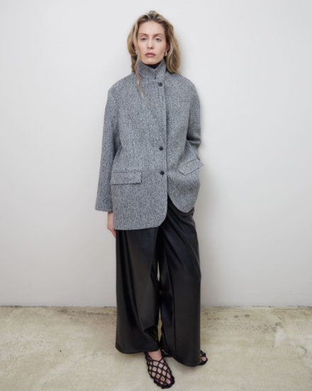 Пальто-жакет из шерсти елочка серый