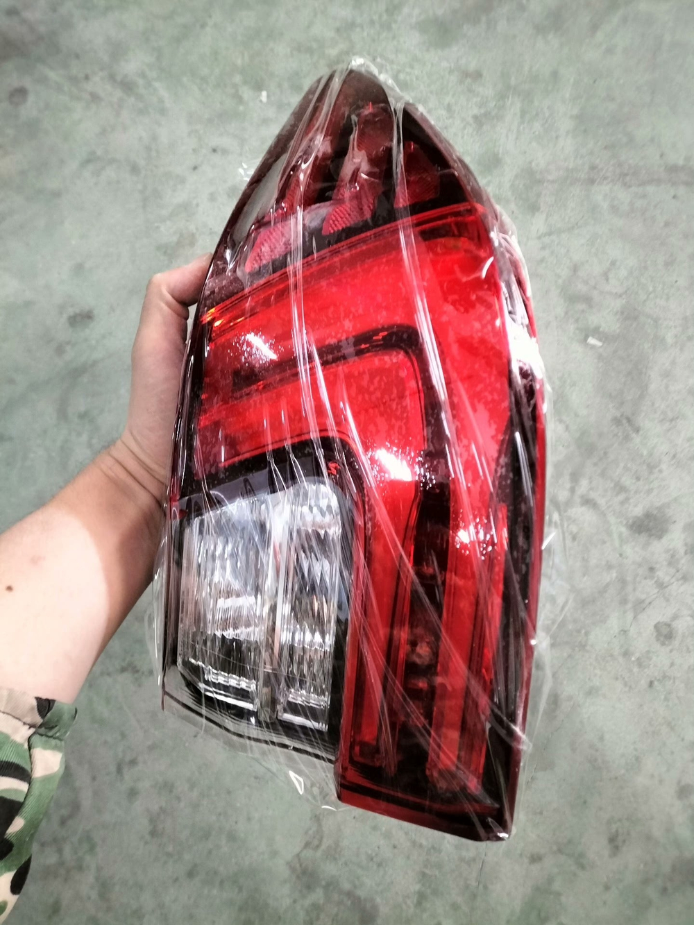 Задний фонарь Лексус ES200/ES250/ES300h 2015-2017 ()