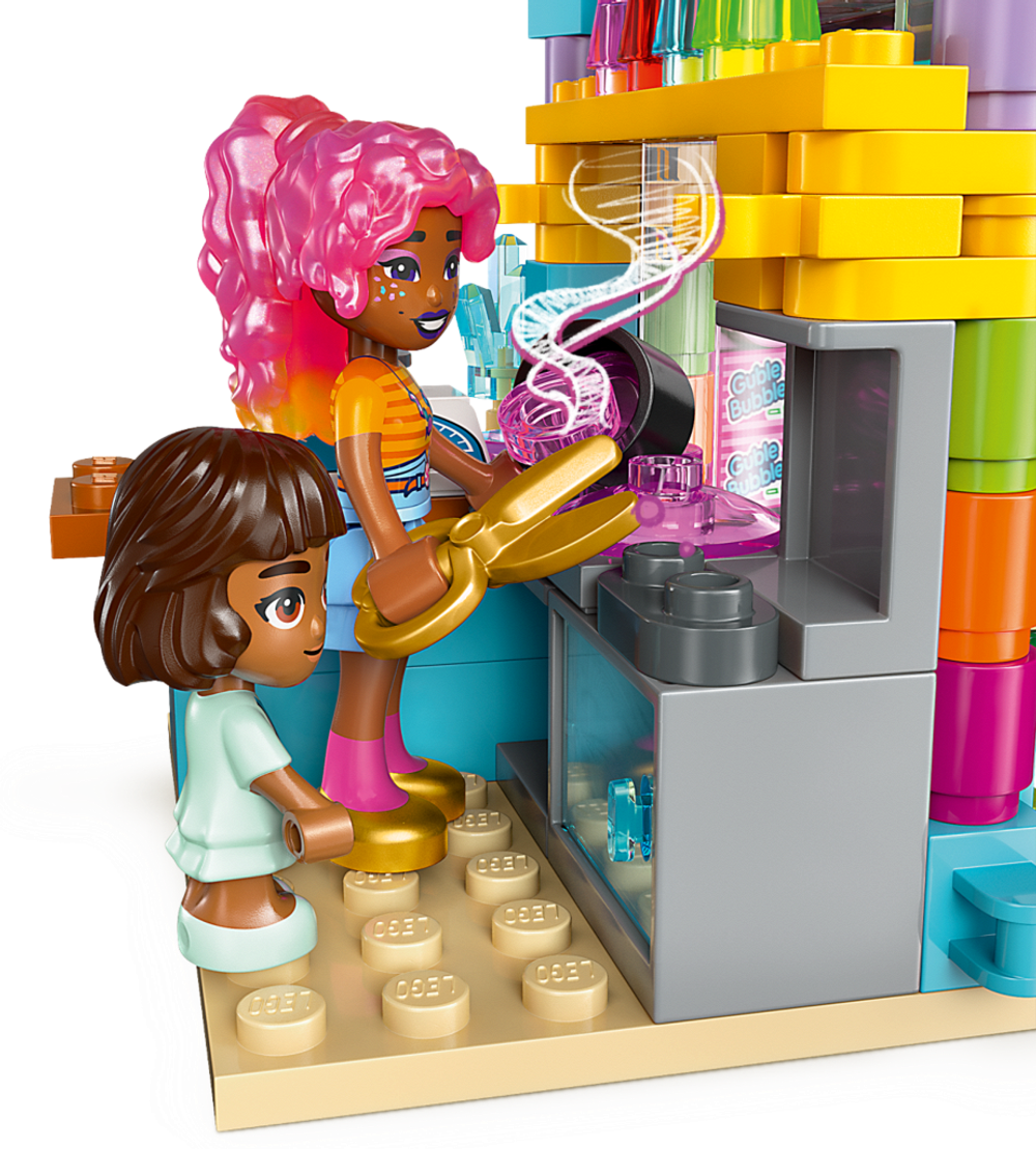 LEGO Friends 42649 «Кондитерская в Хартлейк-Сити» — сладости, витрина и кафе
