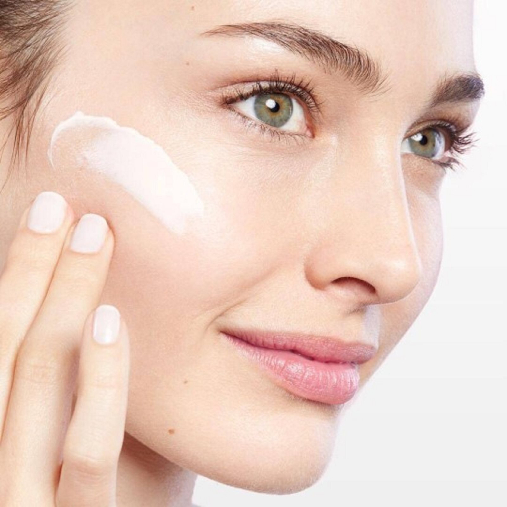 Clinique Clinique Smart SPF 15 Custom-Repair Moisturizer - увлажняющий дневной крем против морщин для жирной кожи SPF 15 /   50  ml  / GTIN 020714682514