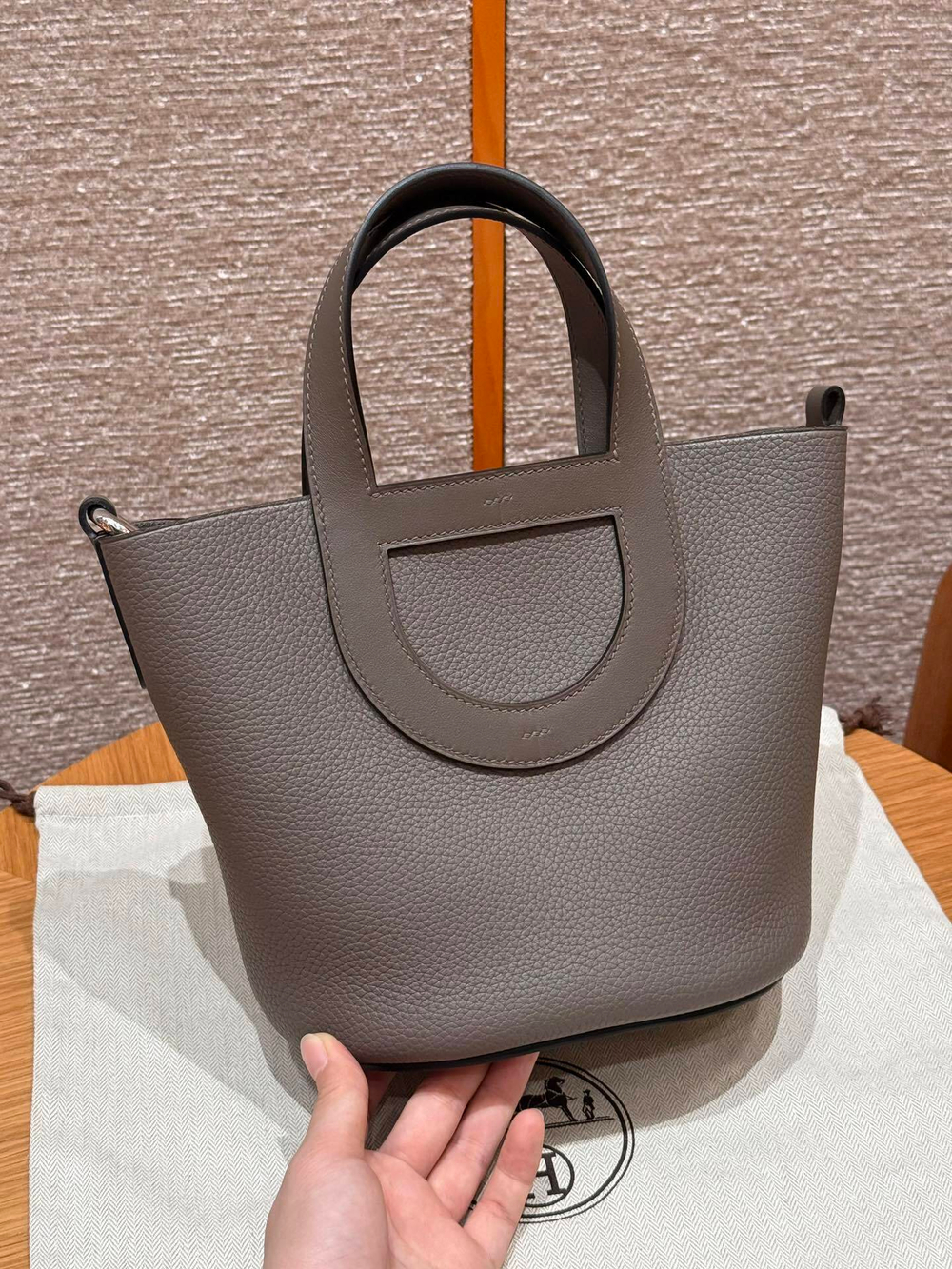 Hermes In The Loop 18 cm