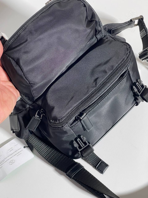 Поясная сумка Prada