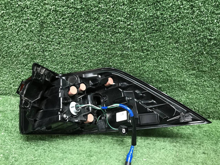 Фонарь левый внешний Toyota RAV4 5 XA50 (18-нв)