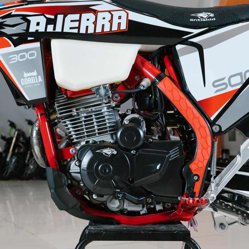 Мотоцикл кроссовый Ajerra SAGAI K9 CB300RL (4 клапана)  Red 21/18