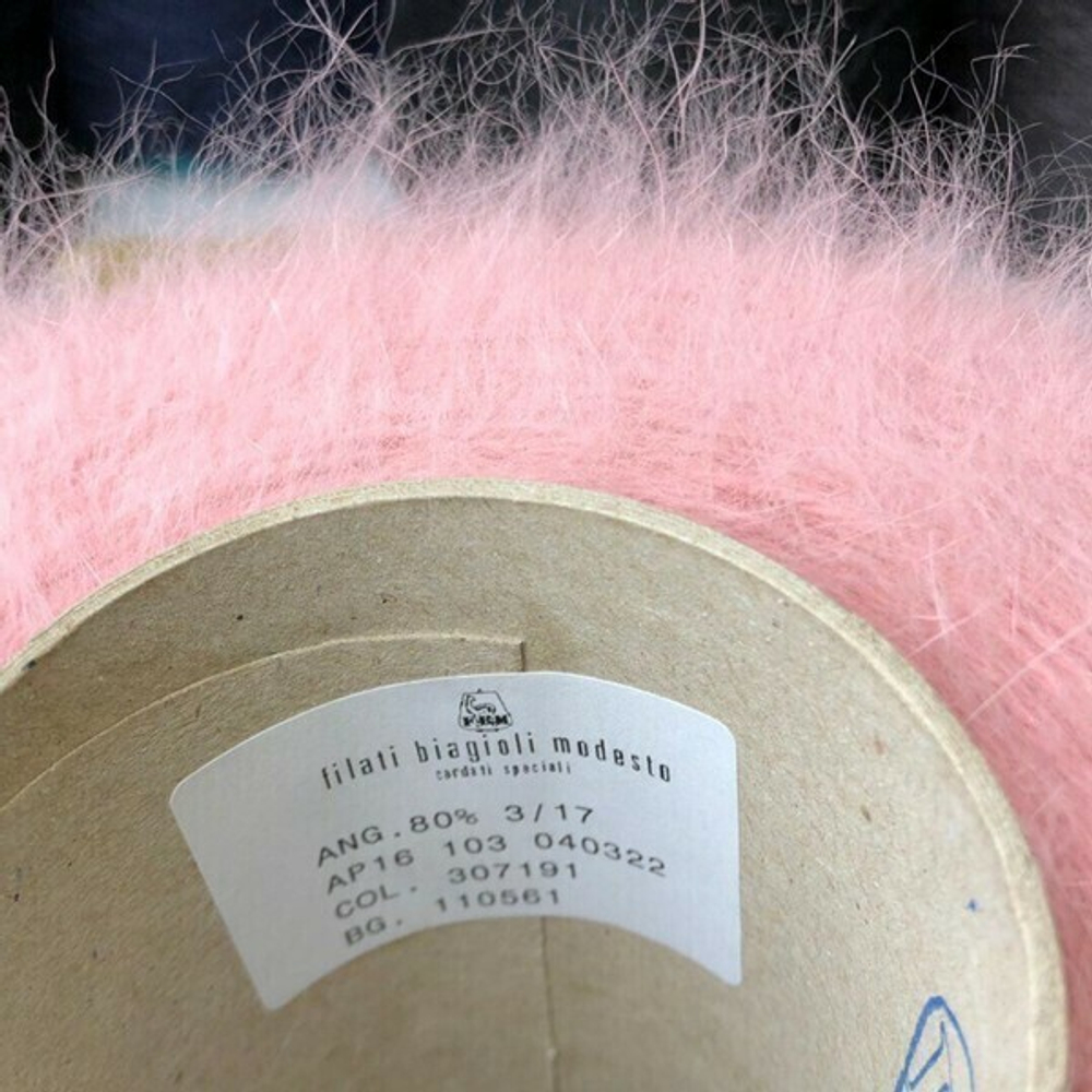 ANGORA 80 - Biagioli Modesto; 80% ангора, 20% п/а; 566м/100гр; цвет: роза антик, col. 307191; S904; Есть мал. бобинка: 122гр.